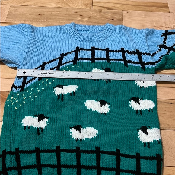 Vintage handmade Sweater with Sheep Design - Picture 4 of 16